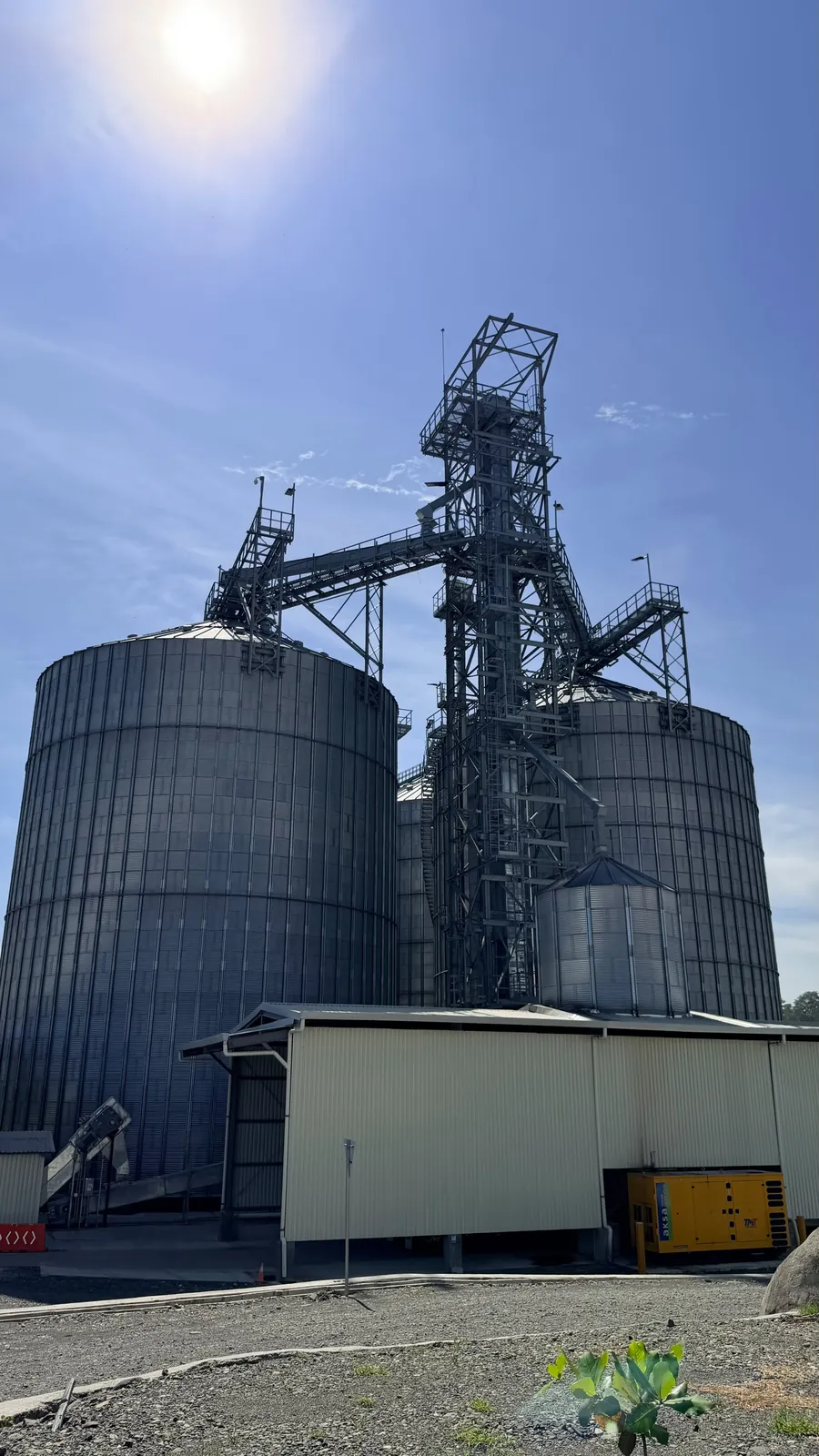 Silos y torre de elevación de Silos del Caribe